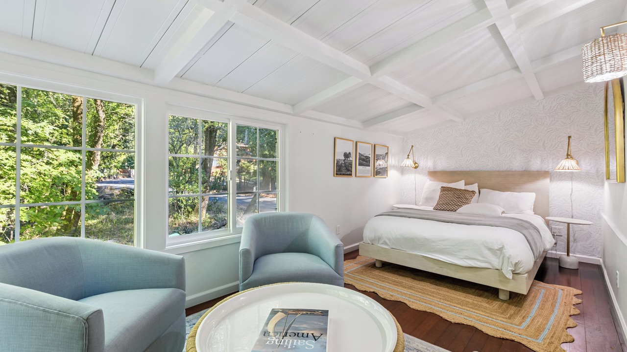 Photo of Bedroom in Kenwood