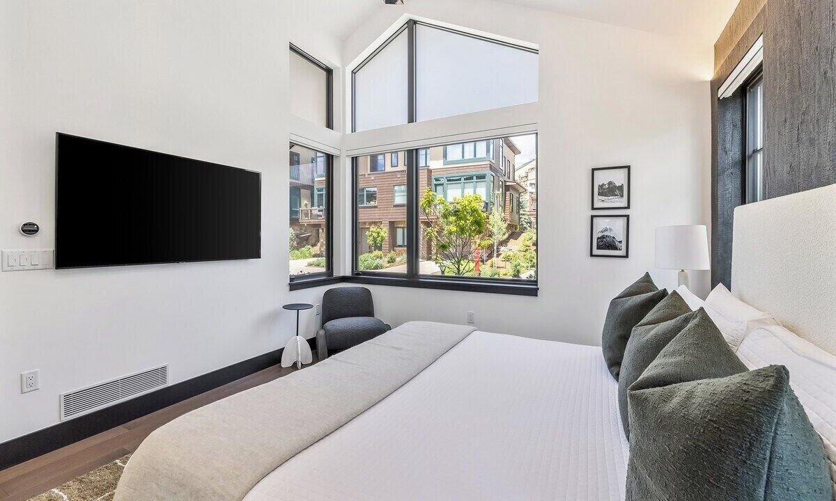 Photo of Bedroom in Avon