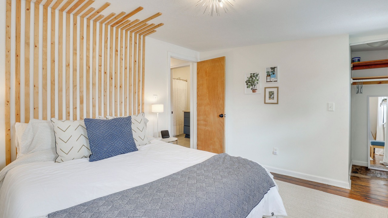 Photo of Bedroom in Meyers Lake