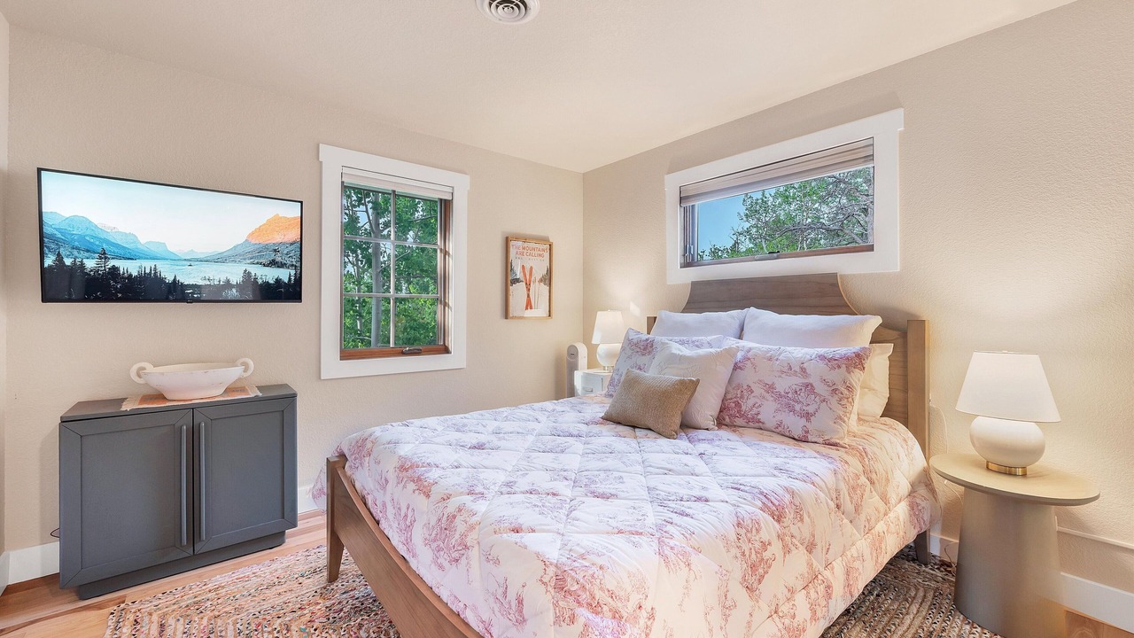 Photo of Bedroom in Idaho Springs