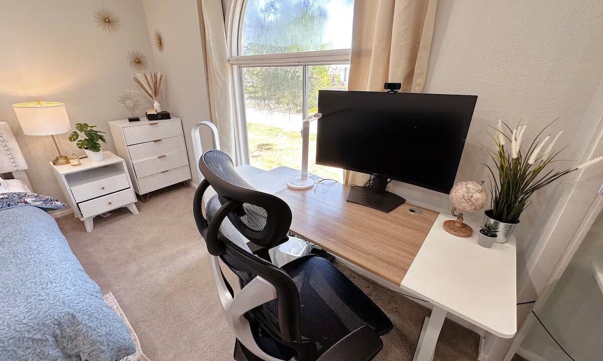 Photo of Bedroom in Redwood Shores