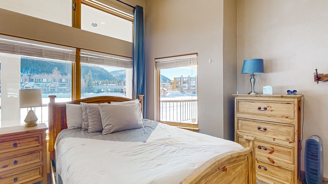 Photo of Bedroom in Lakeside Village