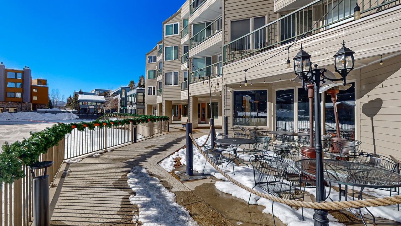 Photo of Outdoor in Lakeside Village