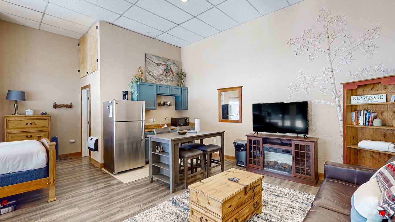 Photo of Bedroom in Lakeside Village
