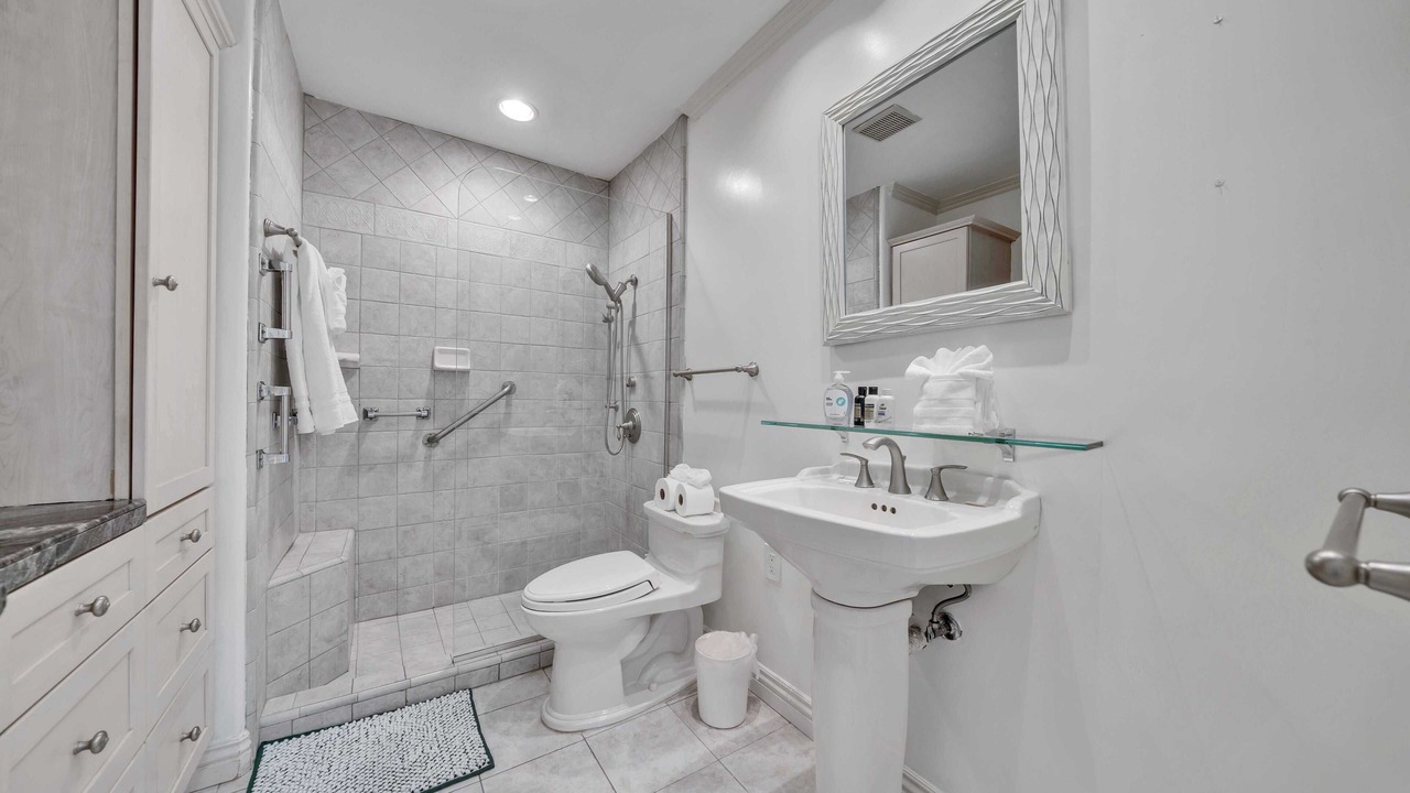 Photo of Bathroom in Laguna Niguel