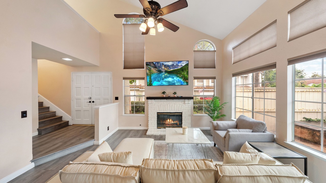 Photo of Livingroom in Rancho Santa Margarita