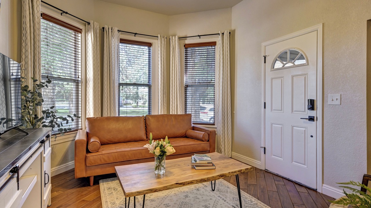 Photo of Livingroom in Central Colorado Springs