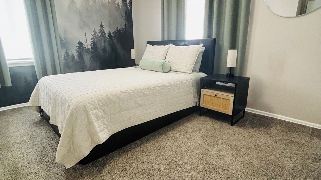 Photo of Bedroom in Delmar Parkway