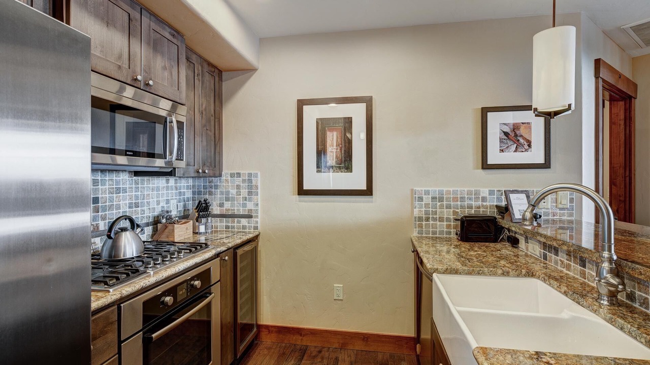 Photo of Kitchen in Peak 8