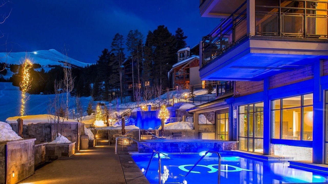 Photo of Outdoor in Peak 8