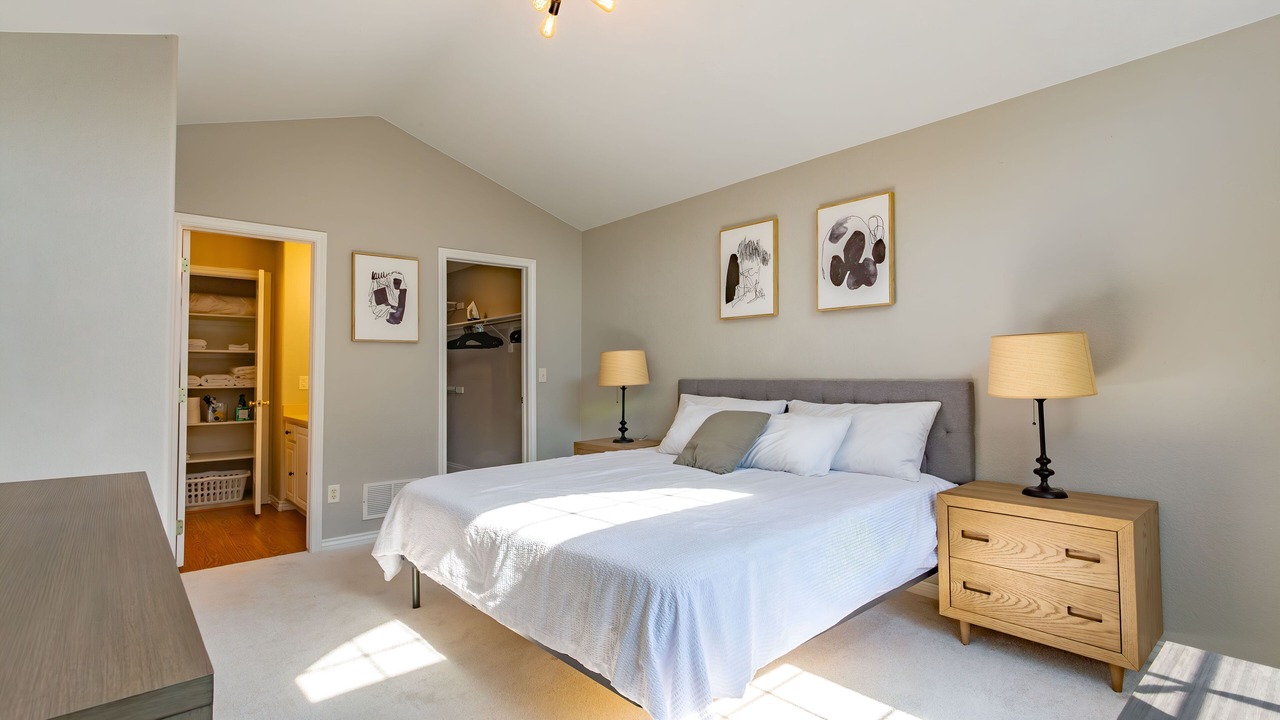 Photo of Bedroom in Aurora