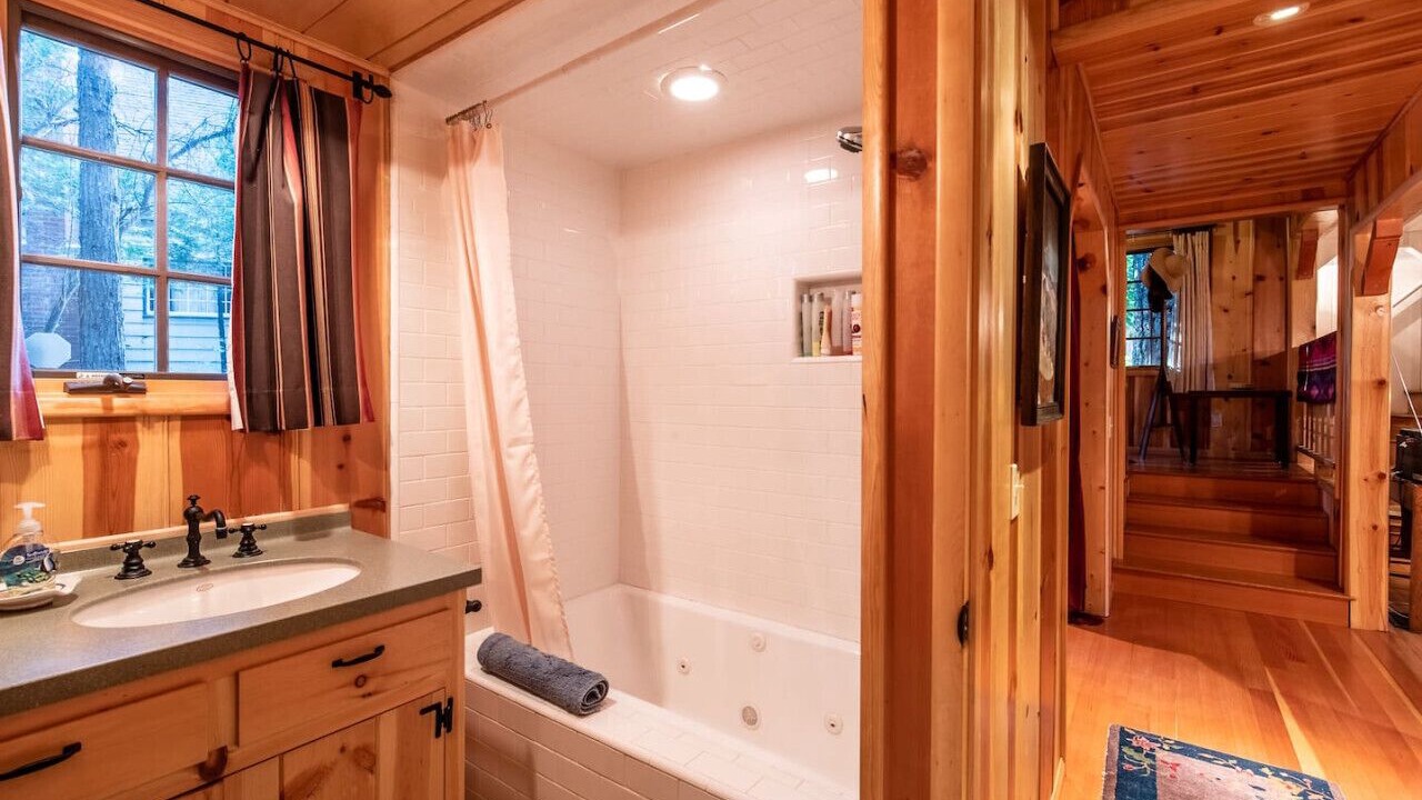 Photo of Bathroom in Lake Arrowhead
