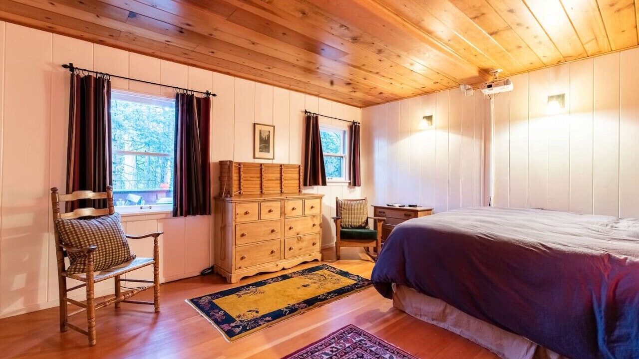 Photo of Bedroom in Lake Arrowhead