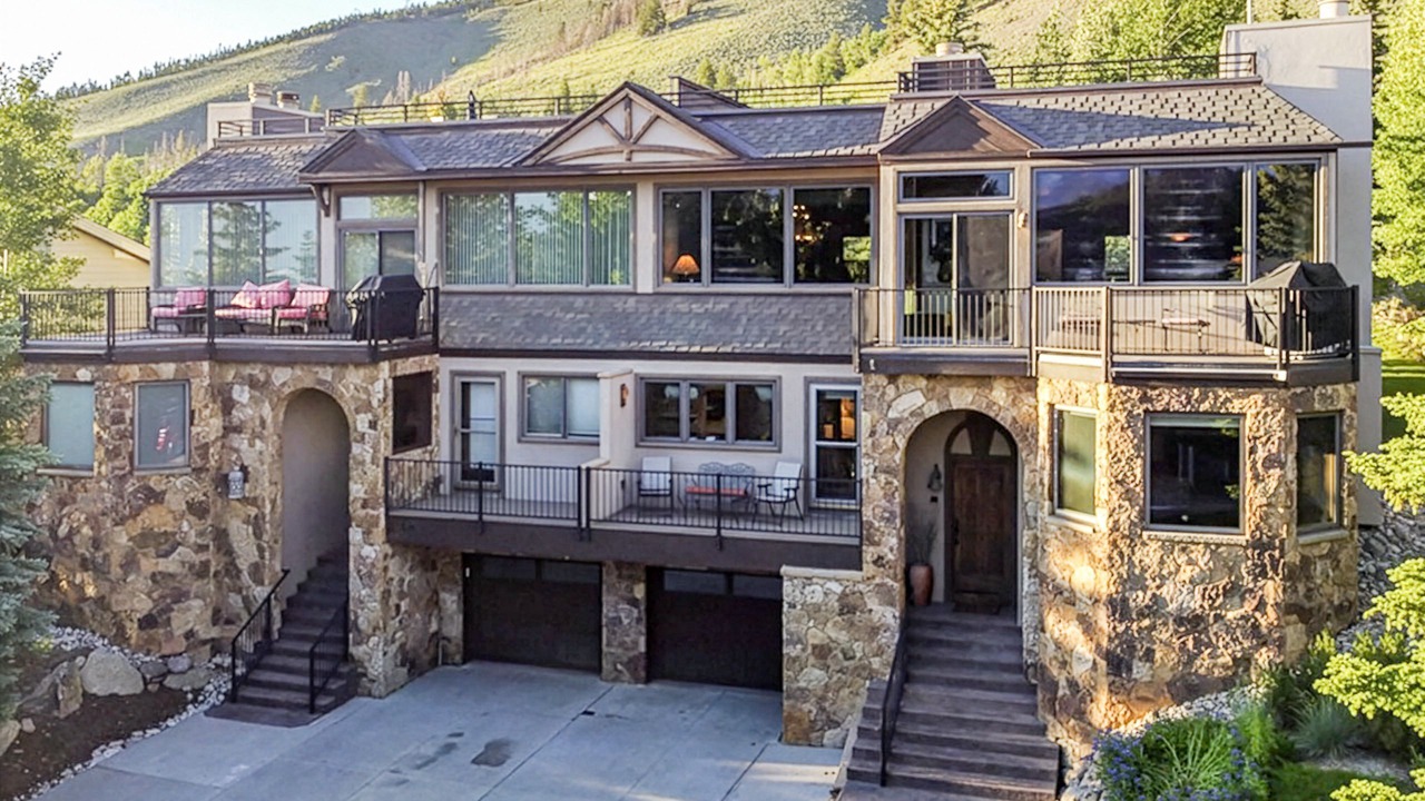 Photo of Outdoor in Corinthian Hills