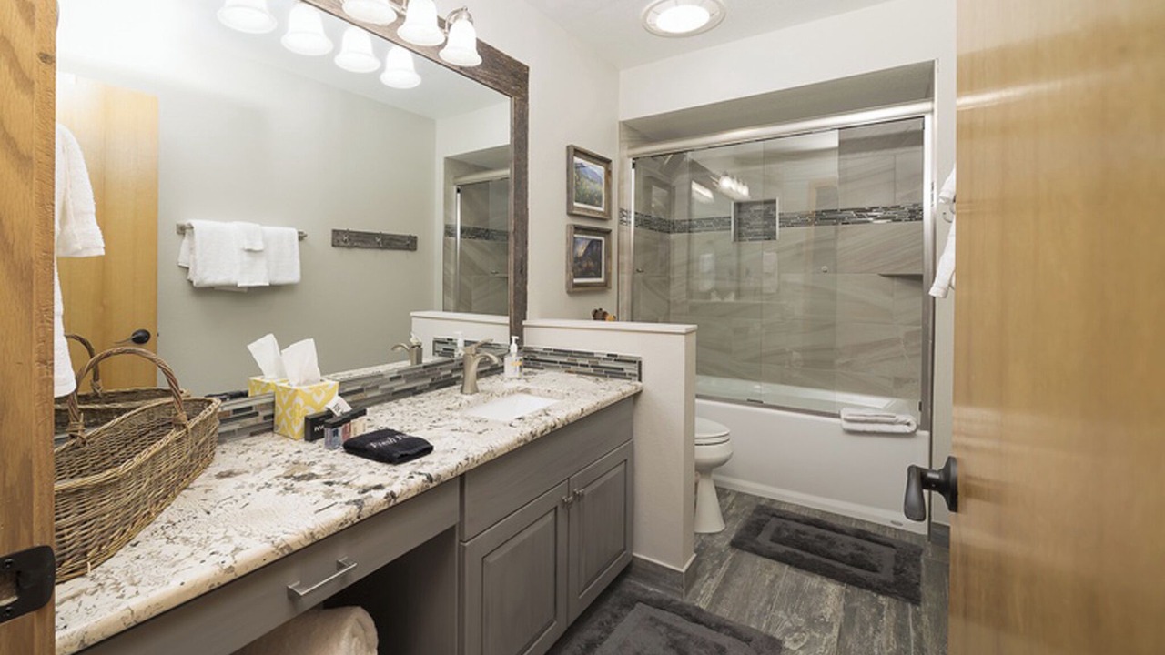 Photo of Bathroom in Corinthian Hills