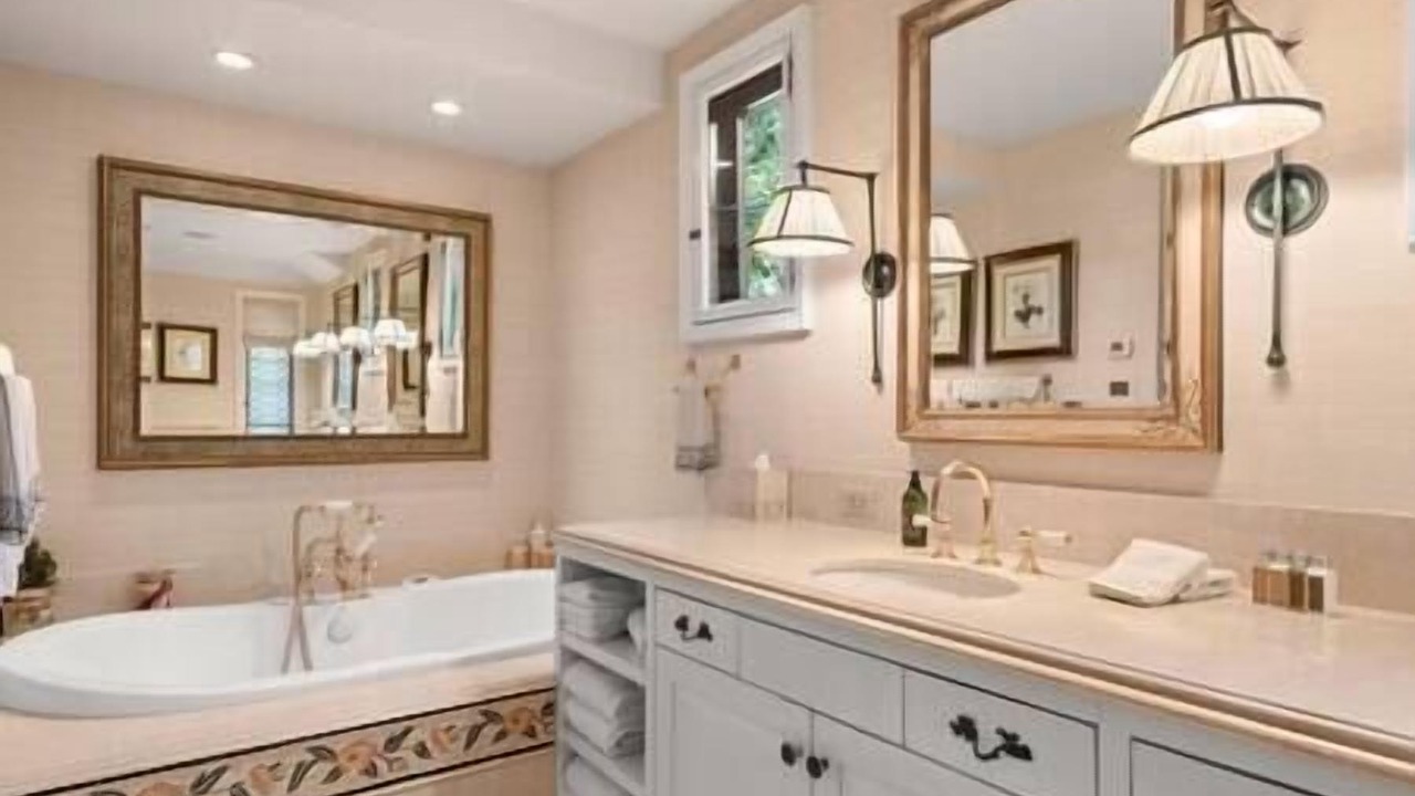 Photo of Bathroom in West End