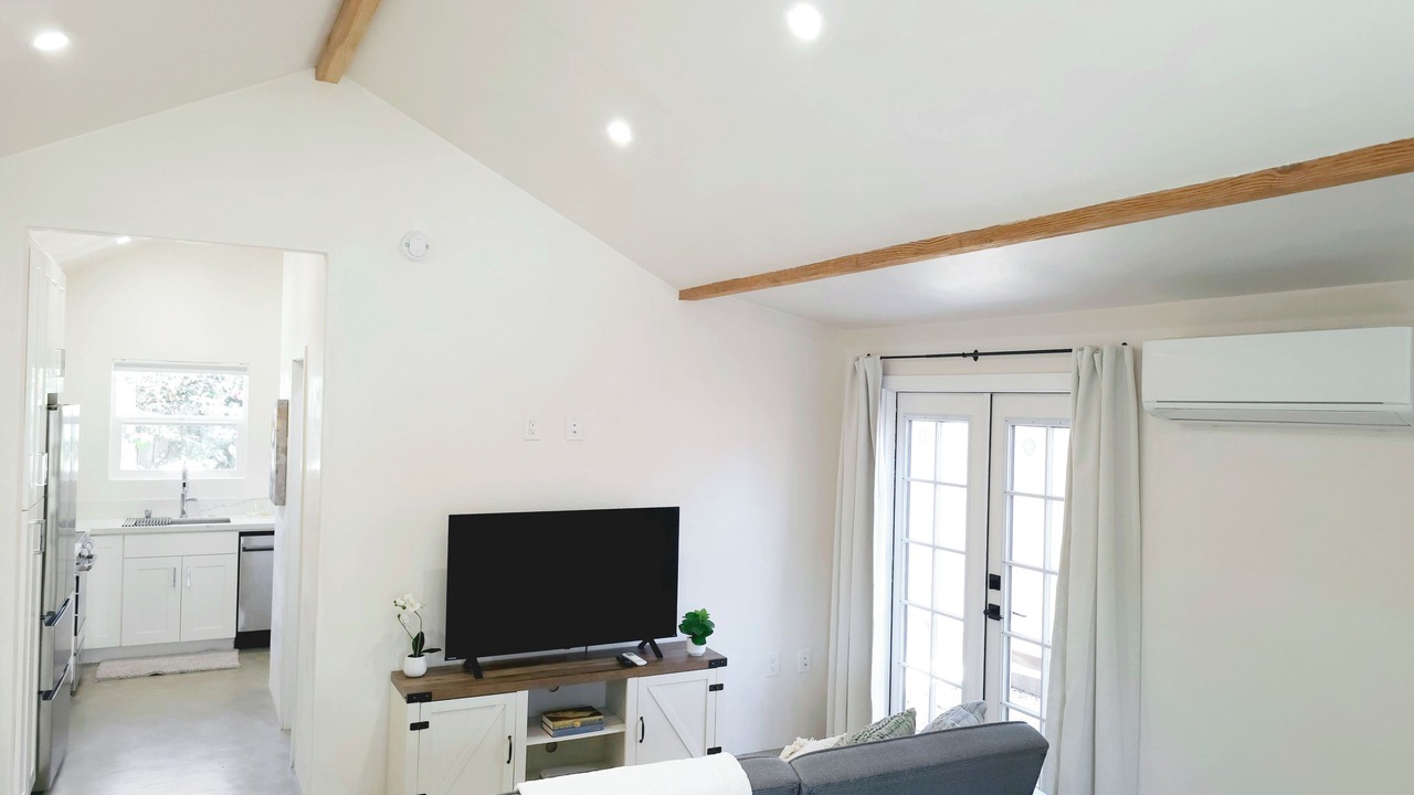 Photo of Livingroom in Westside