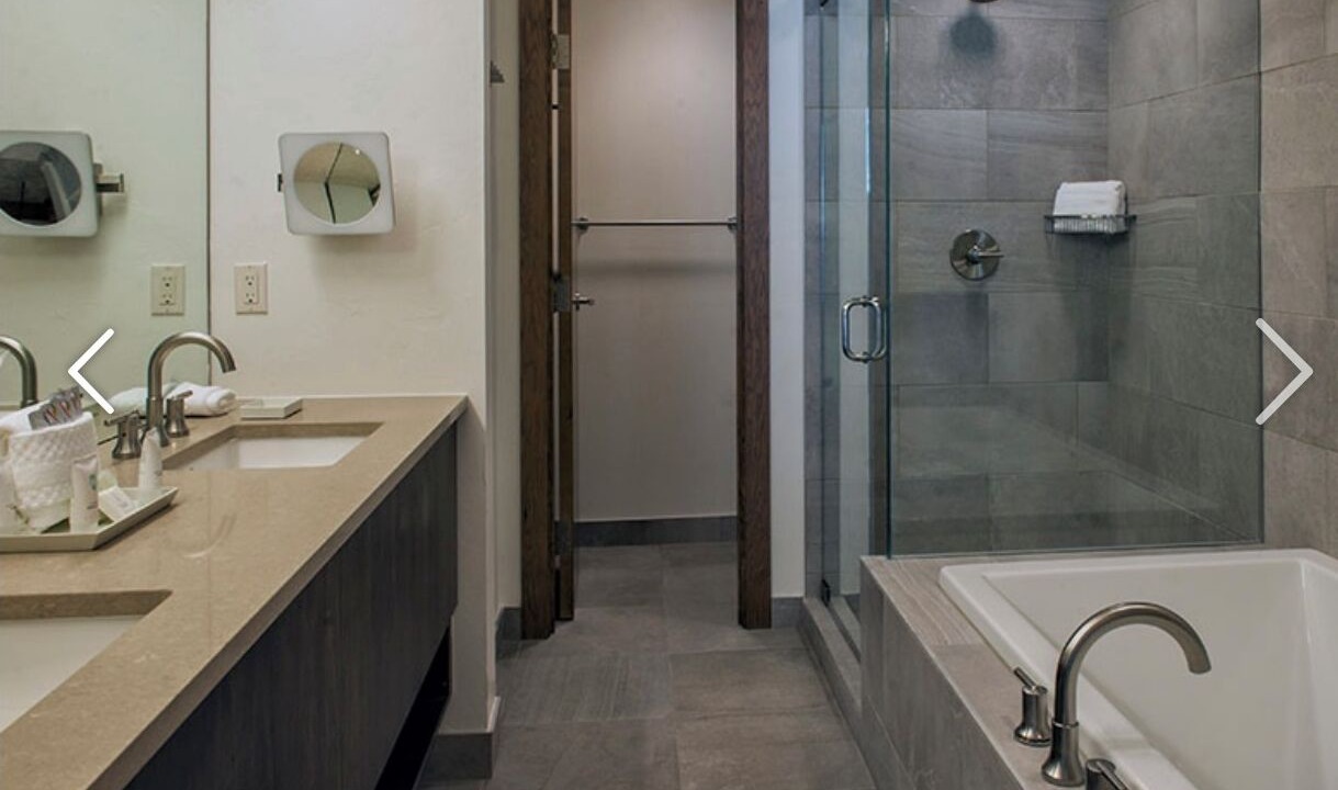 Photo of Bathroom in Peak 8