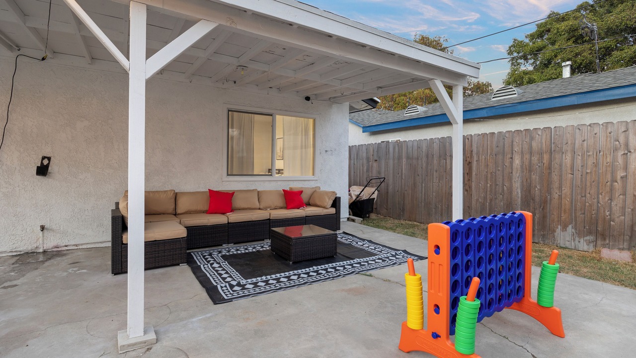 Photo of Patio Balcony in Midway City