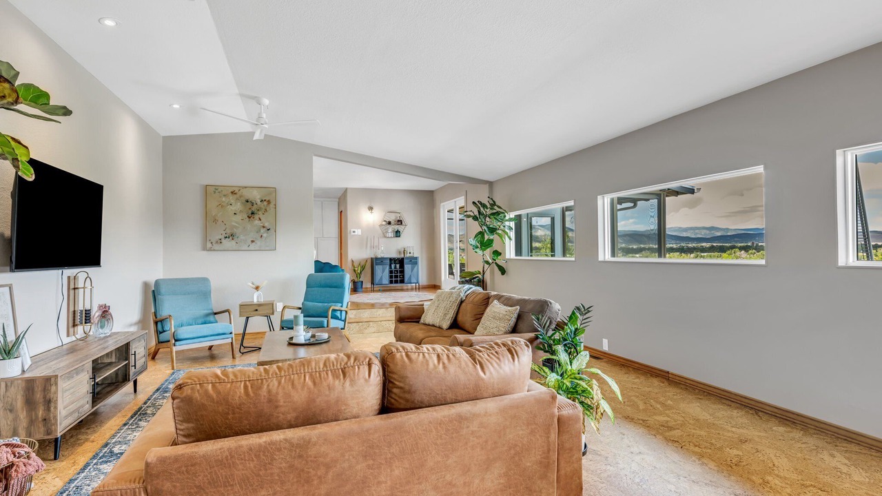 Photo of Livingroom in Canon City