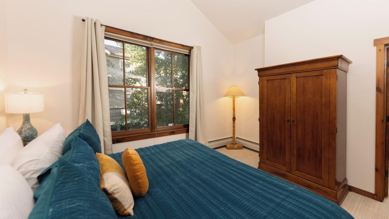 Photo of Bedroom in Historic District