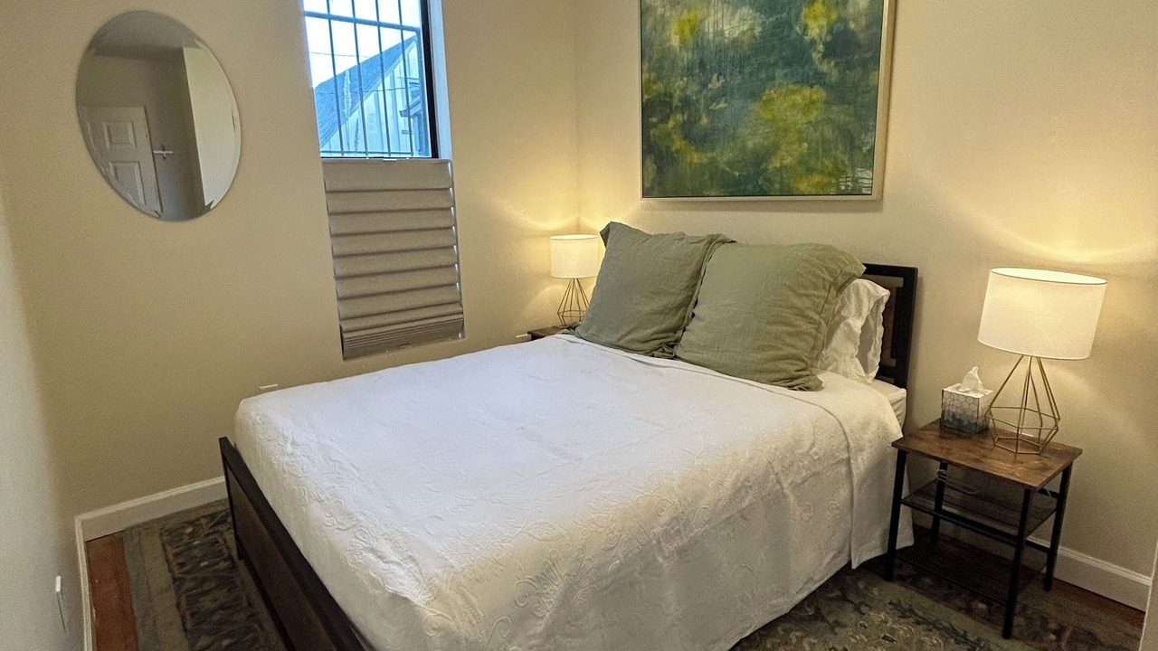 Photo of Bedroom in Five Points
