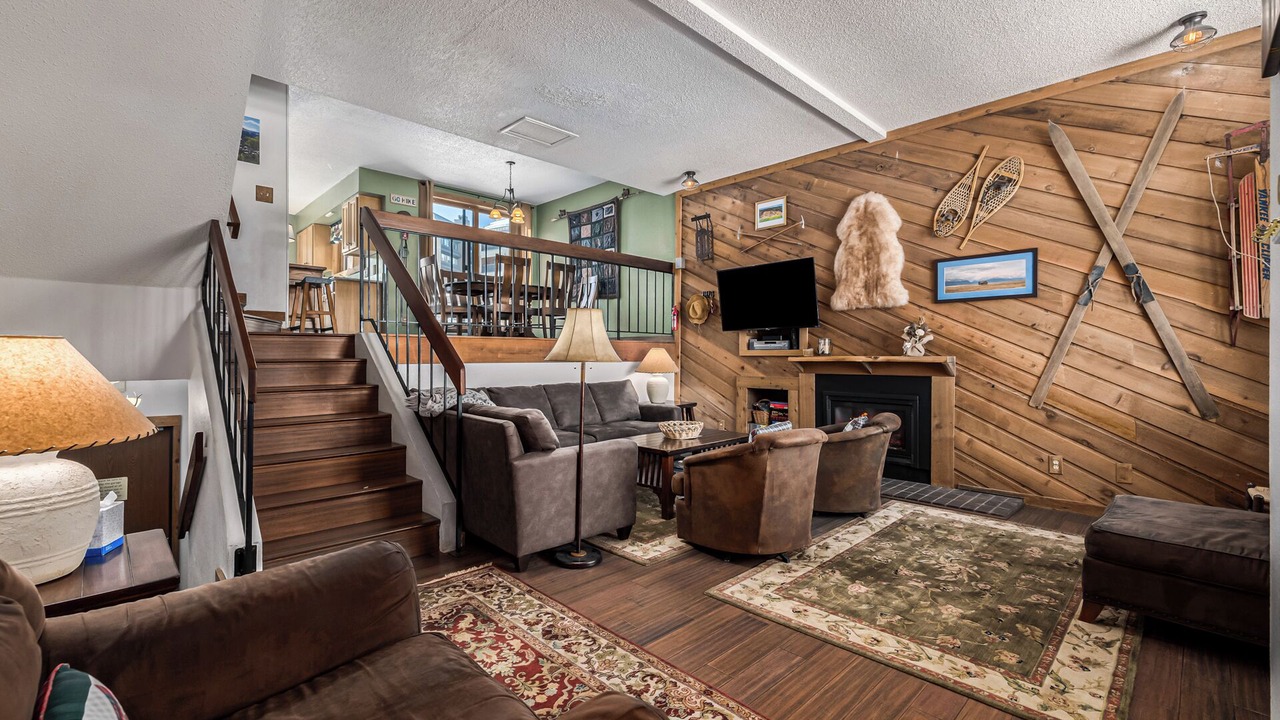 Photo of Livingroom in Historic District