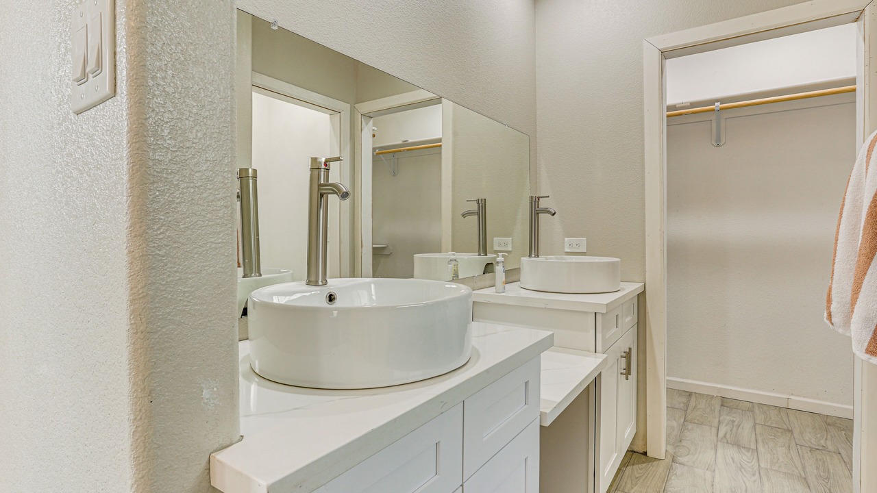 Photo of Bathroom in Sunridge Estates