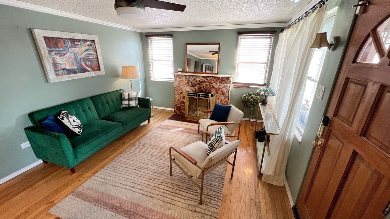 Photo of Livingroom in Barnum West