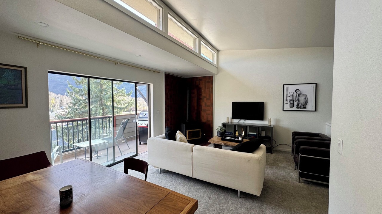Photo of Bedroom in Basalt