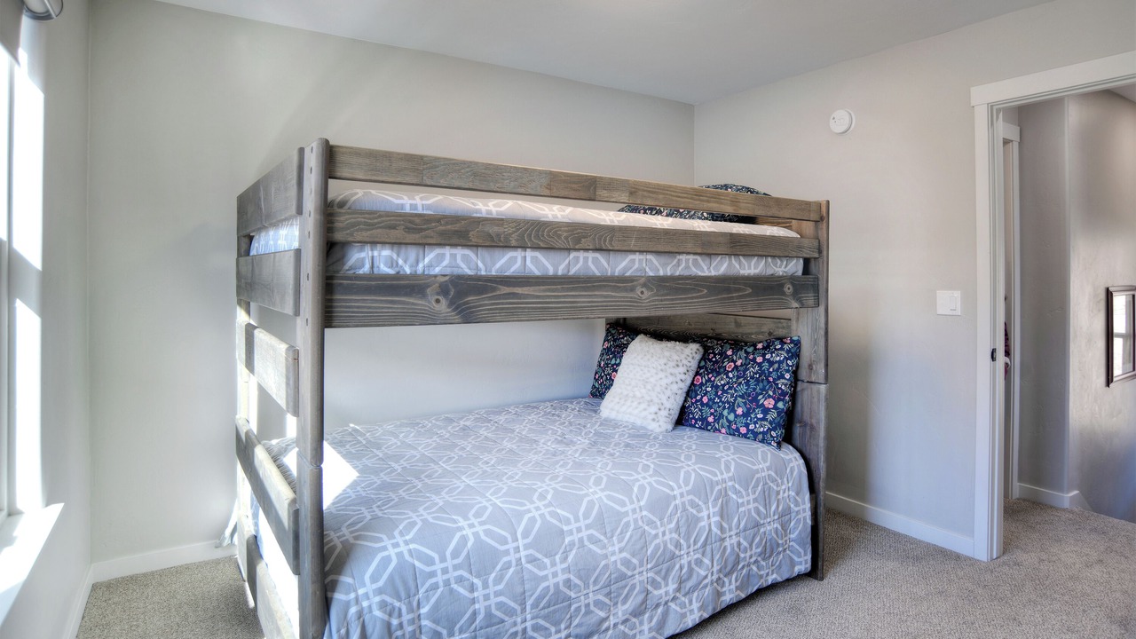 Photo of Bedroom in South Fork