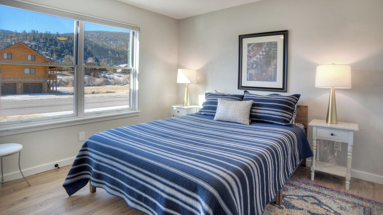 Photo of Bedroom in South Fork
