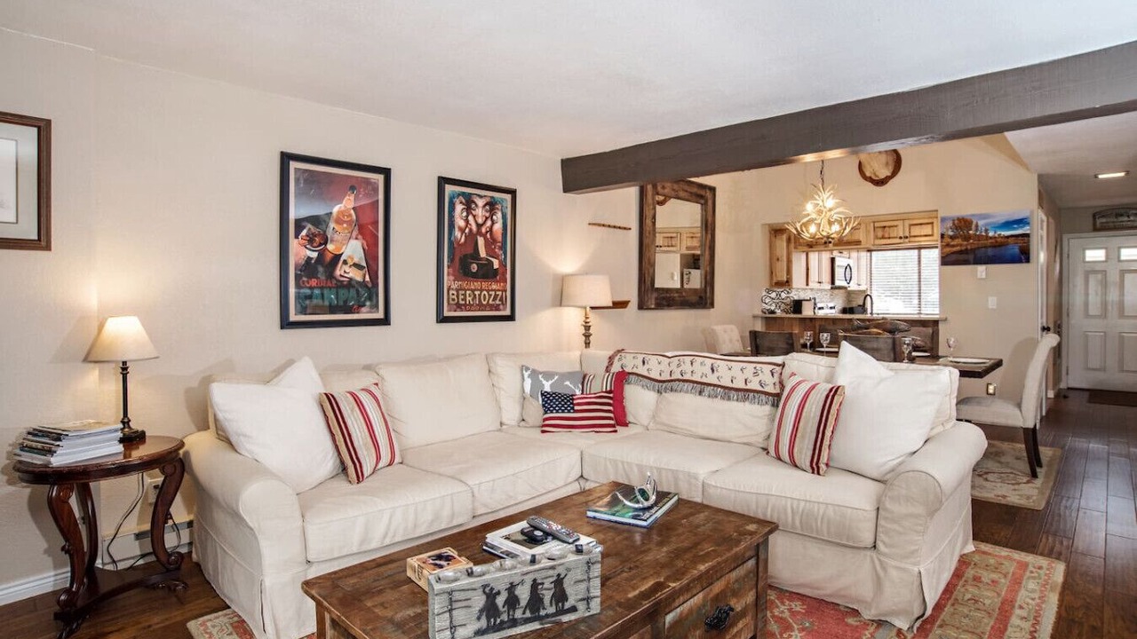 Photo of Livingroom in Carbondale