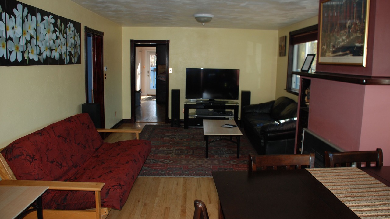 Photo of Livingroom in Goss - Grove