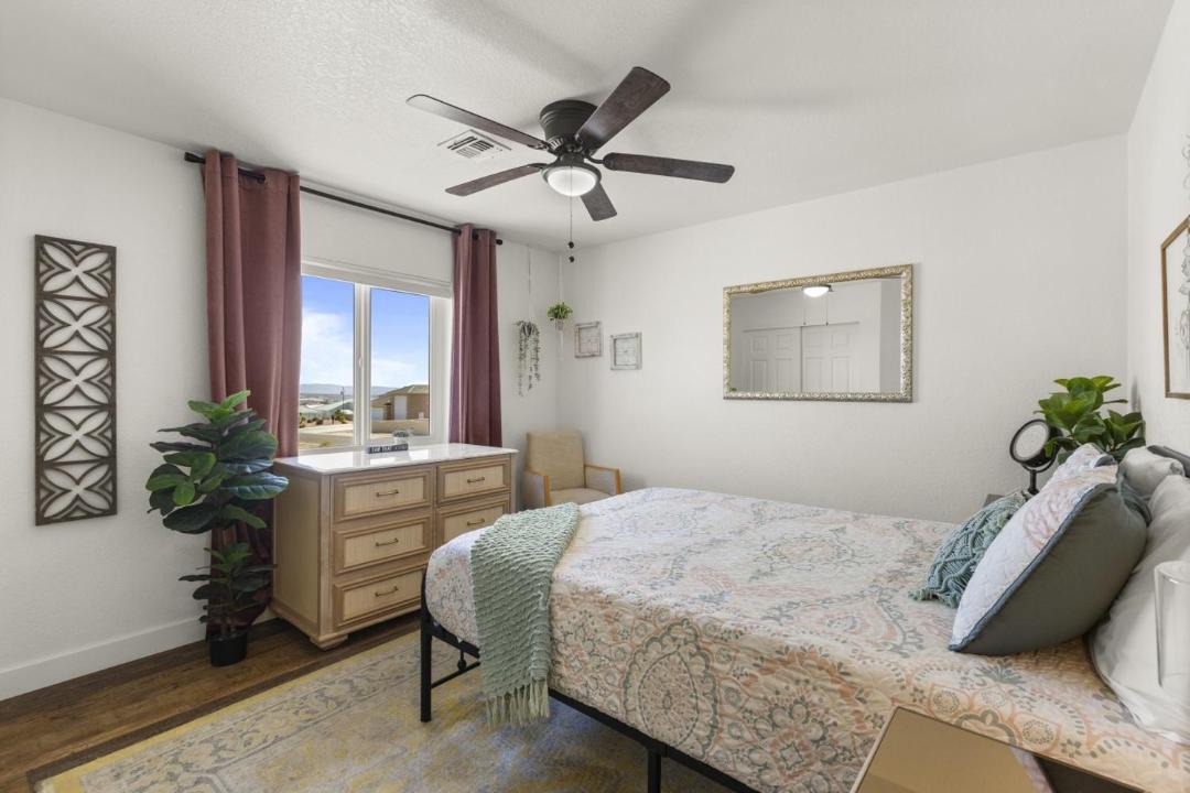Photo of Bedroom in Sunridge Estates