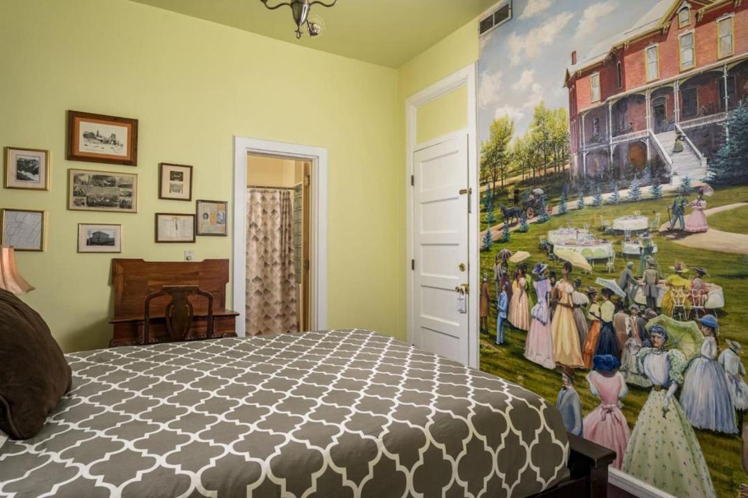 Photo of Bedroom in Five Points