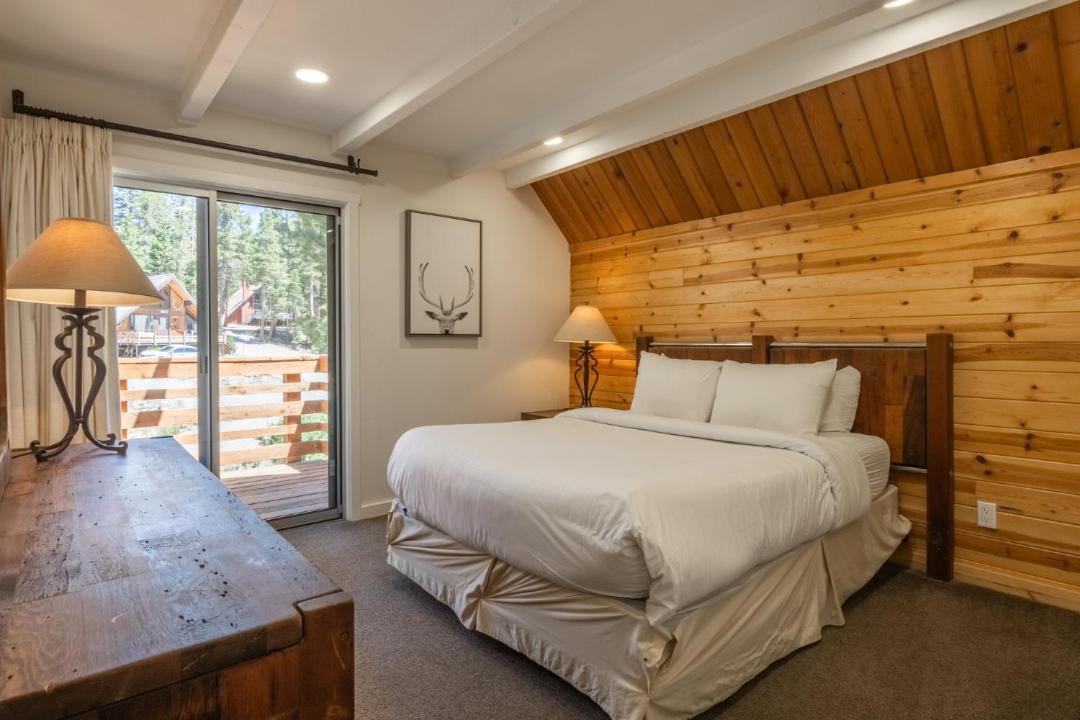 Photo of Bedroom in Mammoth Lakes