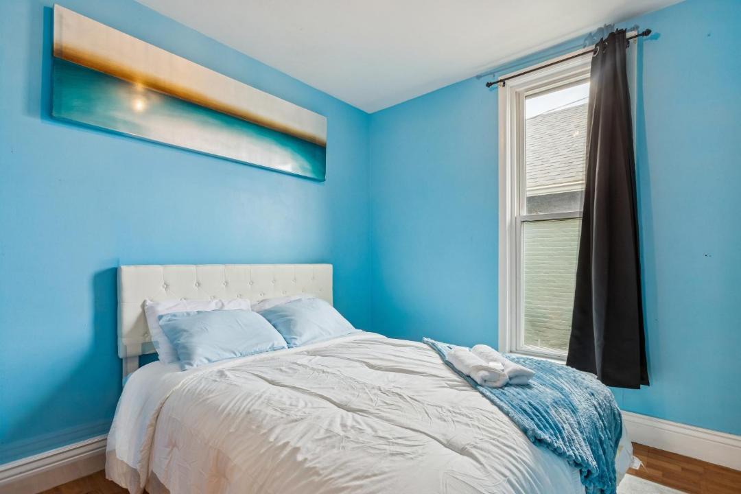 Photo of Bedroom in Lincoln Park
