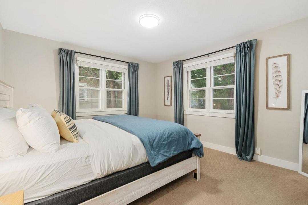 Photo of Bedroom in University North