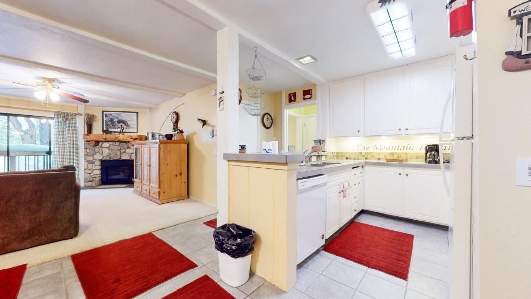 Photo of Kitchen in Mammoth Lakes