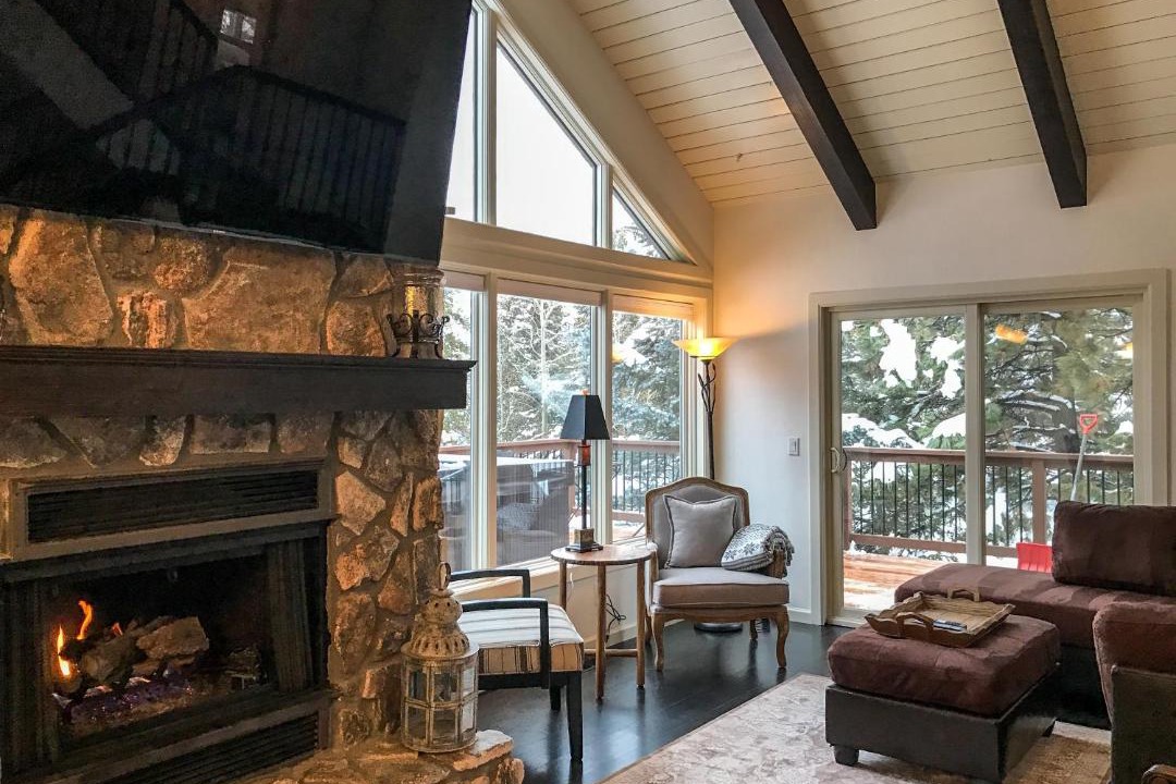 Photo of Livingroom in Matterhorn Village