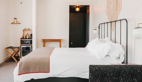 Suite (Nola)
