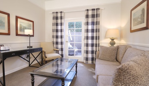 Superior Suite, 1 King Bed, Patio