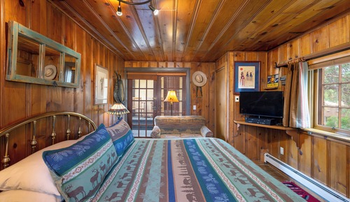 King Room - Happy Trails