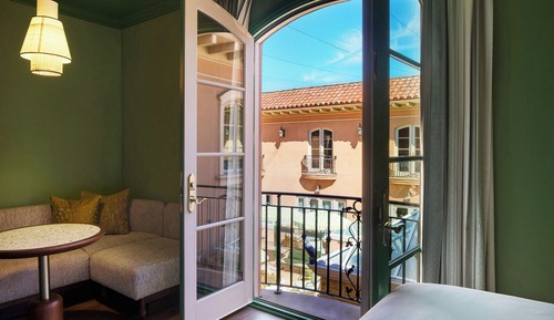 Room, 1 King Bed, Balcony, Garden View
