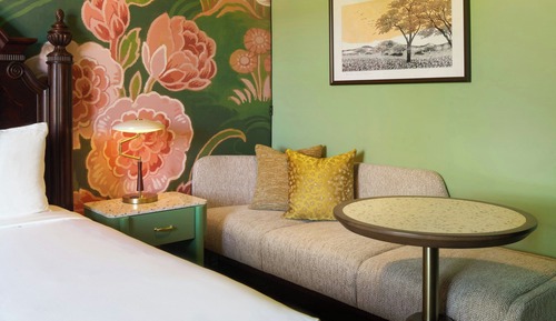 Room, 1 King Bed, Non Smoking, Garden View (Mobility Accessible, Roll-In Shower)