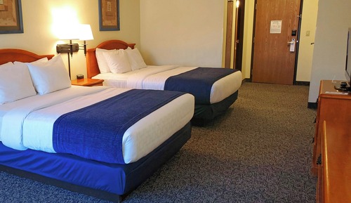 2 Queen Bed Nonsmoking
