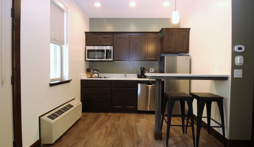 Room, 1 King Bed (Creekside)