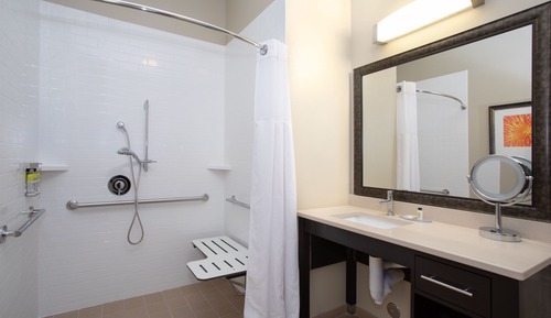 Suite, 2 Bedrooms, Mobility Accessible, Kitchen (Communications)
