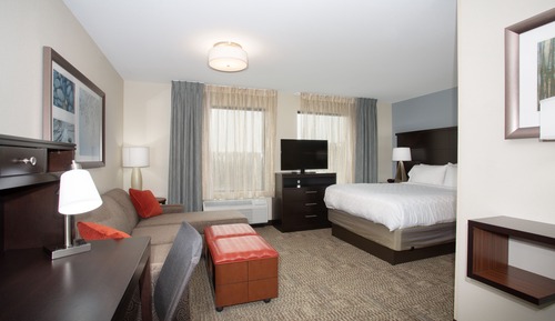 Studio Suite, 1 Queen Bed, Kitchen, Mountain View